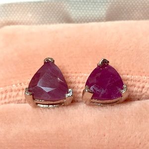 Genuine Ruby 0.8 Carats Platinum 925 ear studs